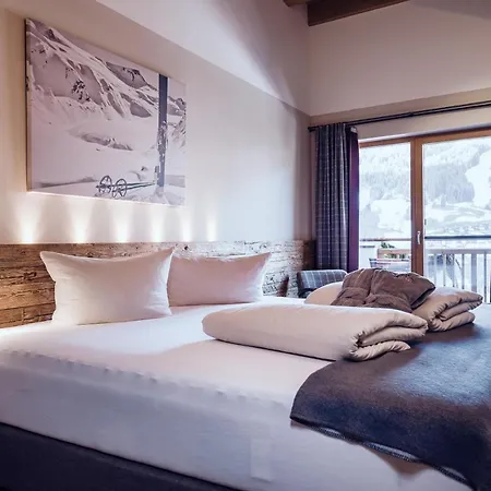 Hotell Familienresort Ellmauhof 4*