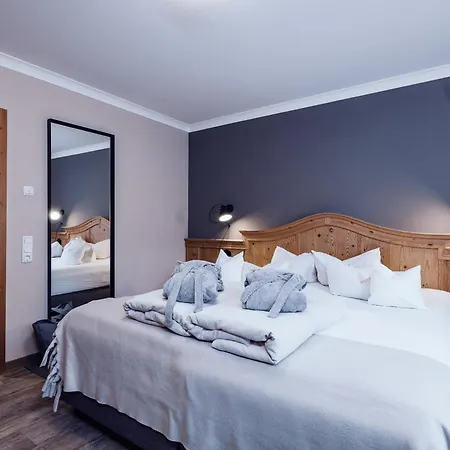 Hotell Familienresort Ellmauhof 4*